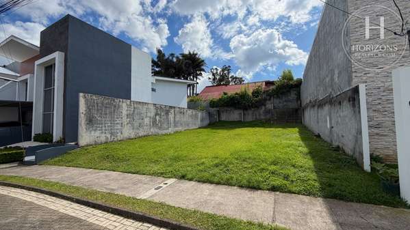 Lote en Sabanilla Condominio Rialto 252 m² Plano y Construcción Libre nja1435gr