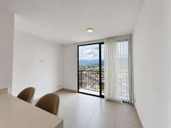 ALQUILER DE APARTAMENTO EN SKYHOUSE PASO ANCHO 