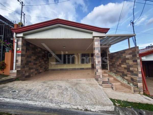 En venta casa en San Rafael Arriba Desamparados P.P 43542