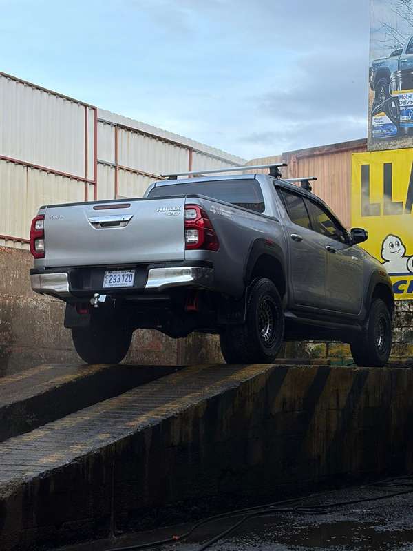 Hilux full extras SRV 