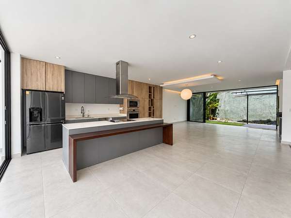 Casa en venta en Condominio Santa Ana Boulevard, Pozos de Santa Ana