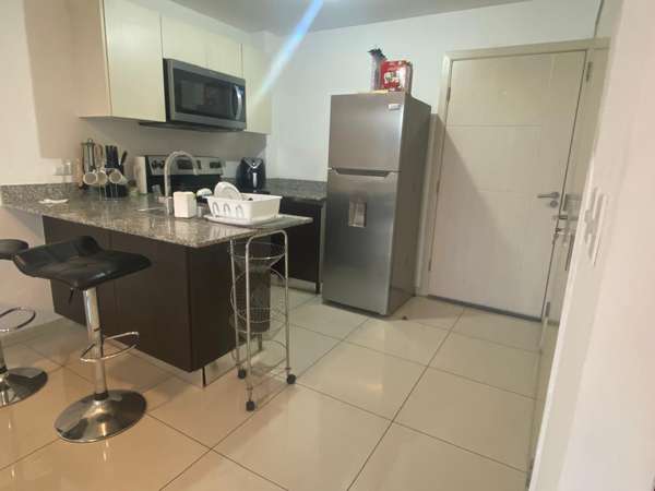 Alquiler de apartamento semiamueblado