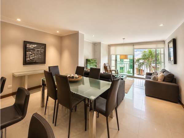 Apartamento Amueblado en Alquiler en Escazu con excelente Ubicación