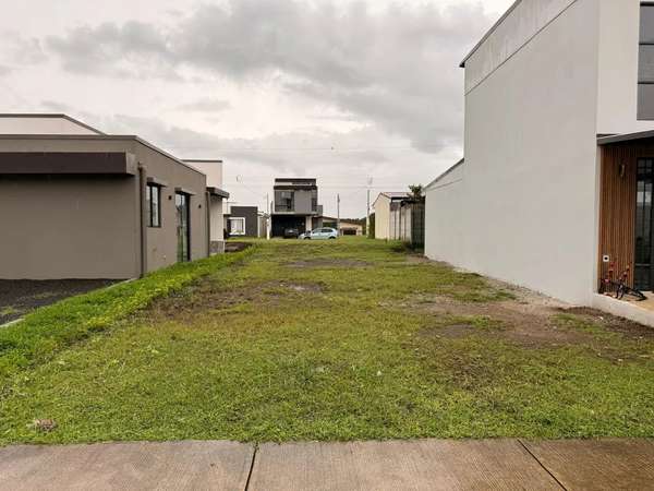 Lot for Sale in Grecia