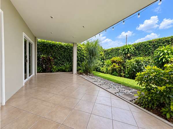 CASA EN VENTA EN CONDOMINIO SEGURO Y FAMILIAR EN GUACHIPELIN DE ESCAZU