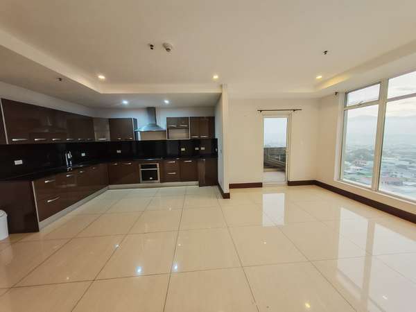 EN ALQUILER APARTAMENTO DE 1 HABITACION EN TORRES DEL LAGO, LA SABANA