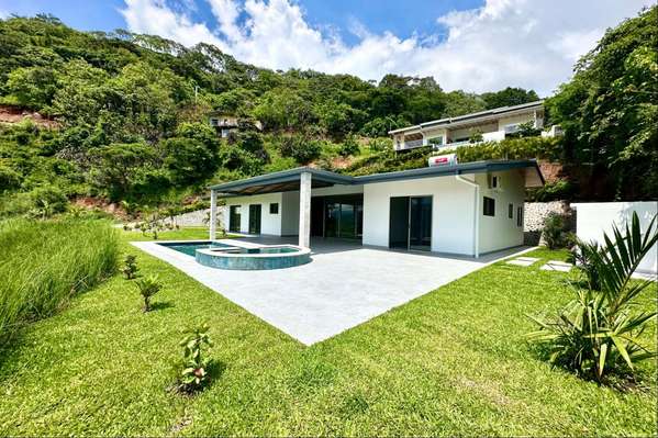 Luxury house for sale with panoramic view in Escobal, Atenas (FAU)