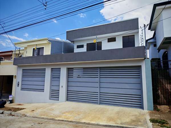*Venta de casa en Quizarco Santo Domingo de Heredia.