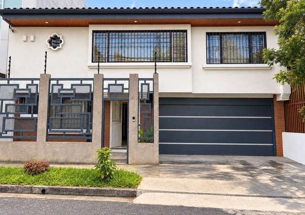 Se vende casa amplia Rohrmoser