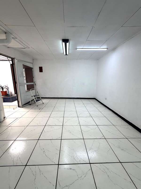 Se alquila local comercial en Tres Ríos 