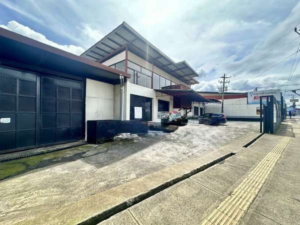 Bodega en alquiler en Curridabat | 2.853 m² de construcción