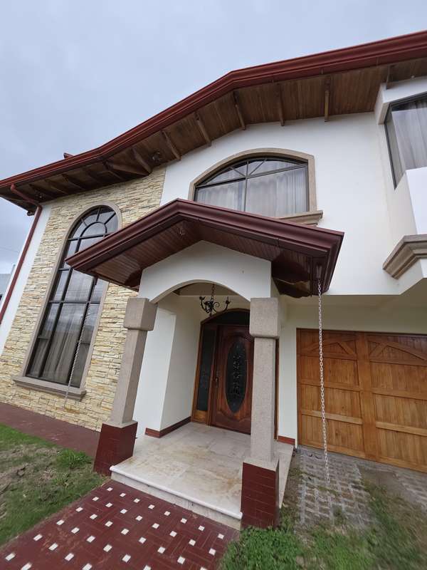 VENTA DE ESPECTACULAR CASA EN ALTAMONTE