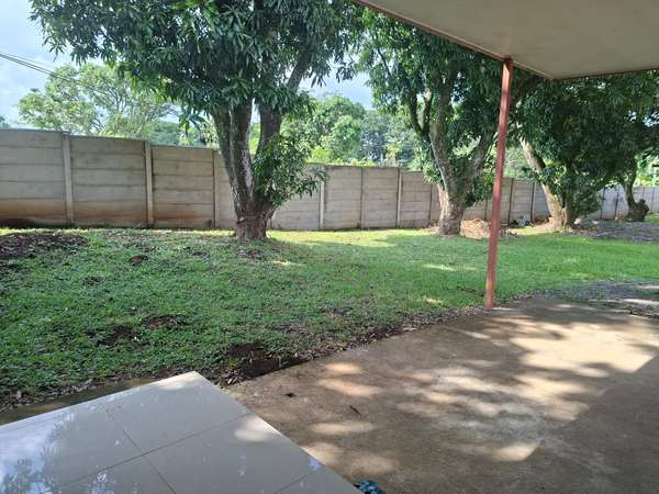 Linda casa de 2 cuartos en la garita de Alajuela. Luz y agua incluida