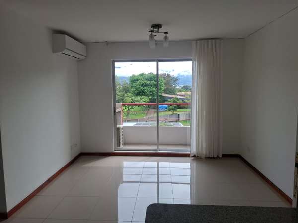 Apartamento a la venta en condominio en la Valencia, Heredia.