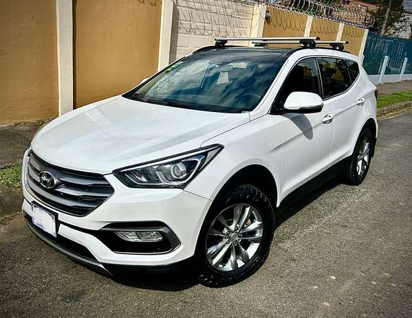 2017 Santa Fe Hyundai, 4WD, techo Panorámico. Automático - Excelente estado 4WD