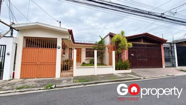 Venta de Casa de 1 planta en Tibás - 6156