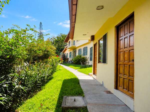 Apartamento con Servicios Incluidos, San Rafael de Escazú cerca de la Paco