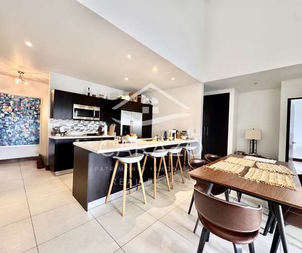 Hermoso penthouse en Condominio Montesol, Santa Ana