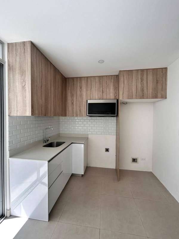 Casa en Alquiler en Vistas Santa Ana | 2 Habitaciones y 2 Parqueos