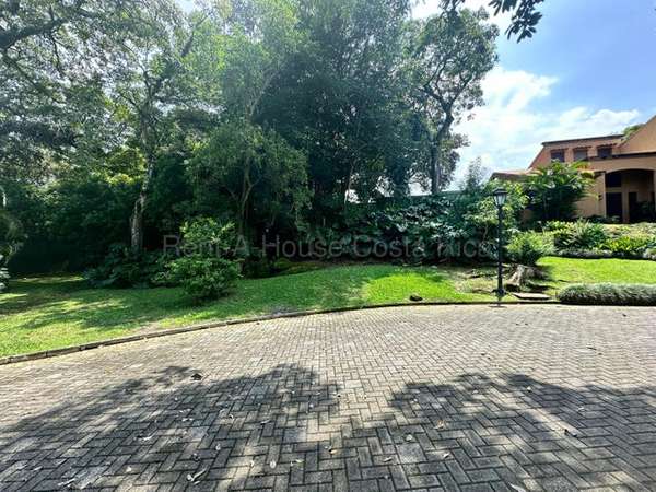 Venta de Lote en Mora-Ciudad Colón. RAH 27-1044