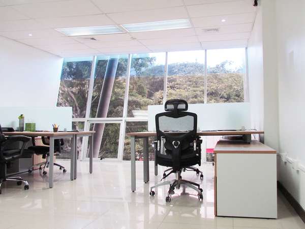 Office for Rent in Escazú (La Paco)| 110 m², Mezzanine, Desks & 2 Parking Spaces