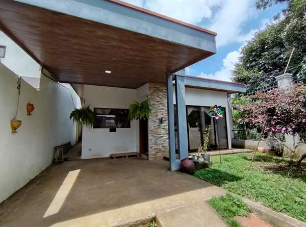 Hermosa Casa En Venta En Residencial De Alta Plusvalía