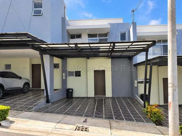 Venta de Casa en Santo Domingo de Heredia. 