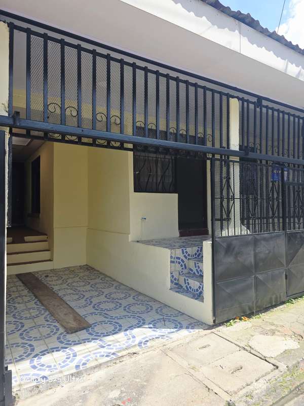 Oportunidad real de tener casa propia, remodelada de una planta en alameda, barrio centrico 