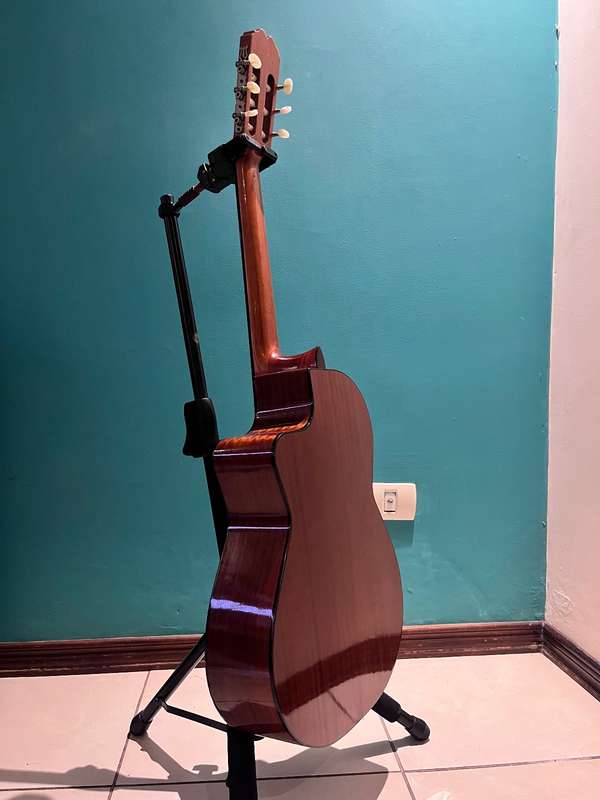 Guitarra Clásica Electroacústica Admira Málaga EC – Fabricada en España