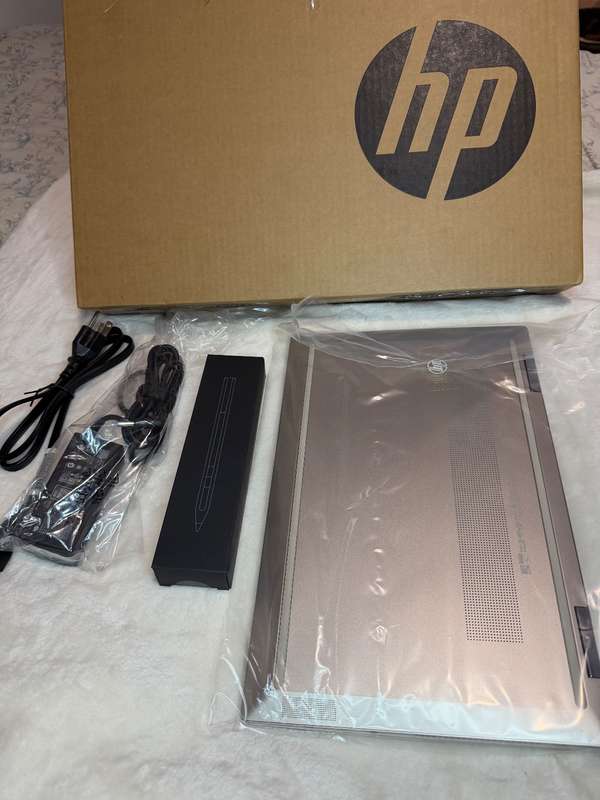 VENDO HP PAVILION x360 CONVERTIBLE NUEVA Y SELLADA!