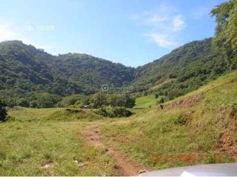Finca Turística y de Conservación en Nicoya con Cascadas y Ríos - F49