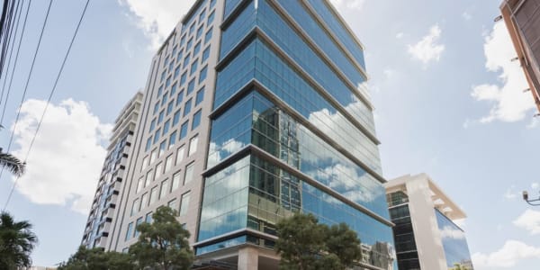 Find office space in Roble Corporate Centre for 3 people