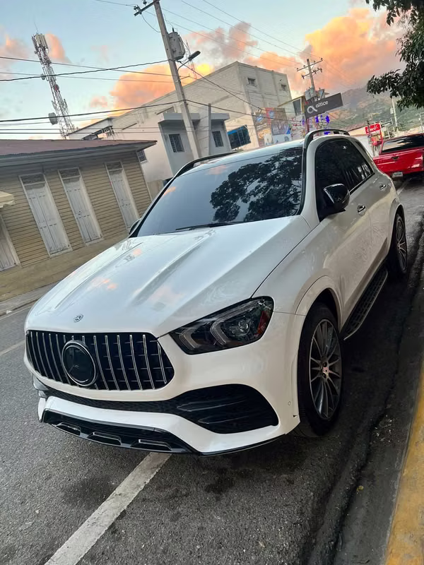 Mercedes, ferrari o lexus en alquiler, rentalo ya via whatsapp!!
