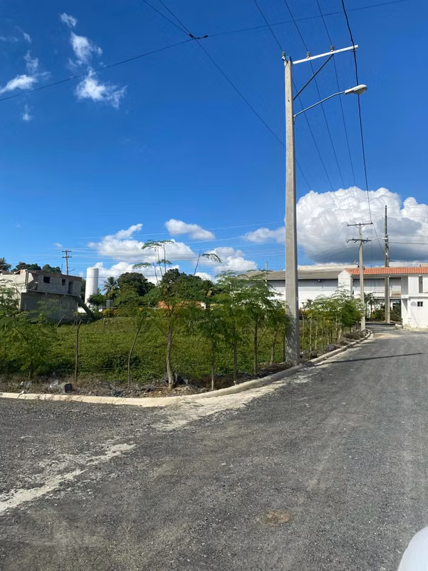 solar de 181 m2 en residencial privado a borde de calle