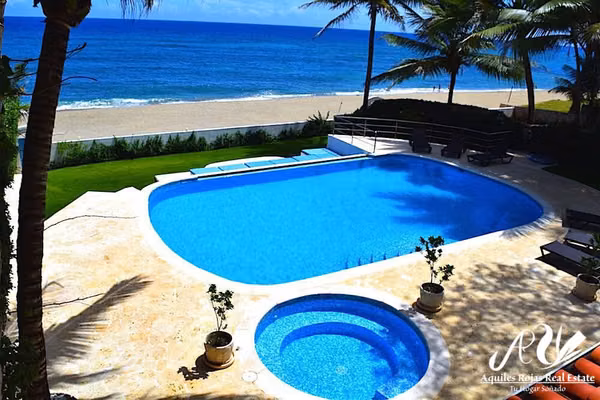 Hermosa Villa en Primera Línea de Playa en Sosua - 2007