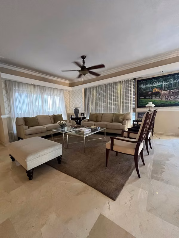 Apartamento en Venta de 3 Hab. y Family en Los Cacicazgos, Distrito Nacional, Santo Domingo.