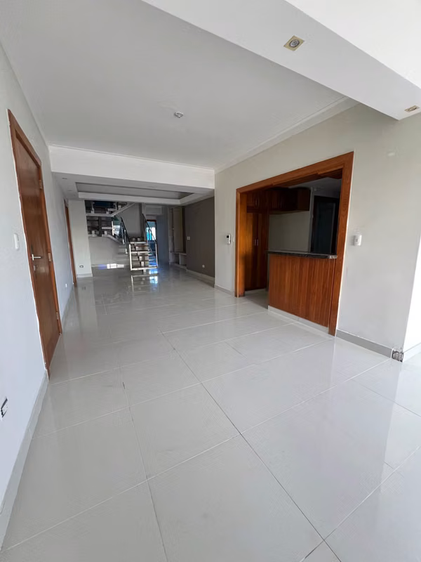 Penthouse en Venta de 3 Niveles en Urbanización Real, Distrito Nacional, Santo Domingo.