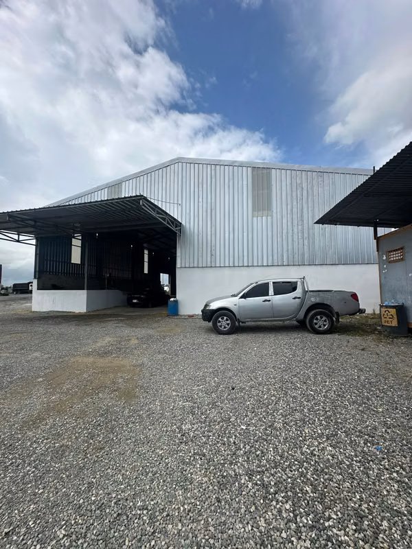 Nave Industrial en alquiler en la Circunvalación / 6 de noviembre