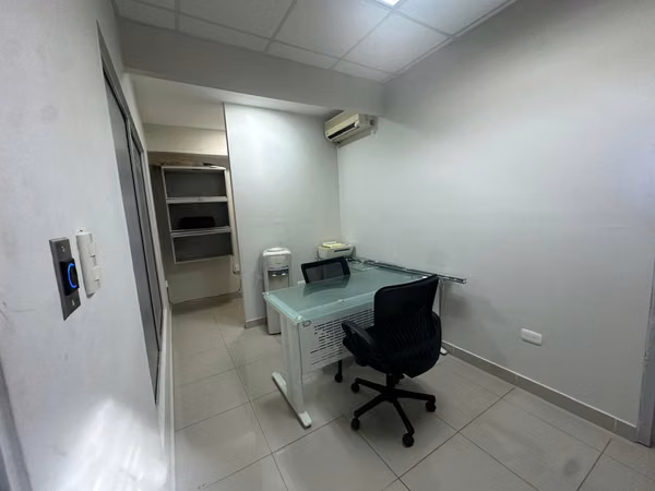 Oficina en alquiler en el Julieta Morales, Distrito Nacional, Santo Domingo