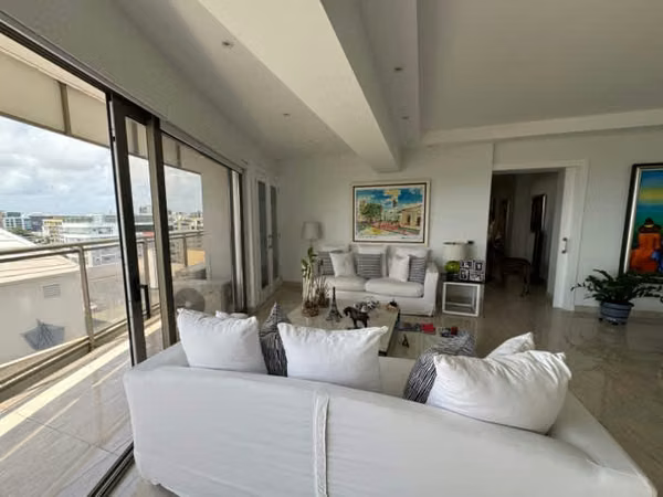 Residencia de Alto Nivel con Vista al Mar