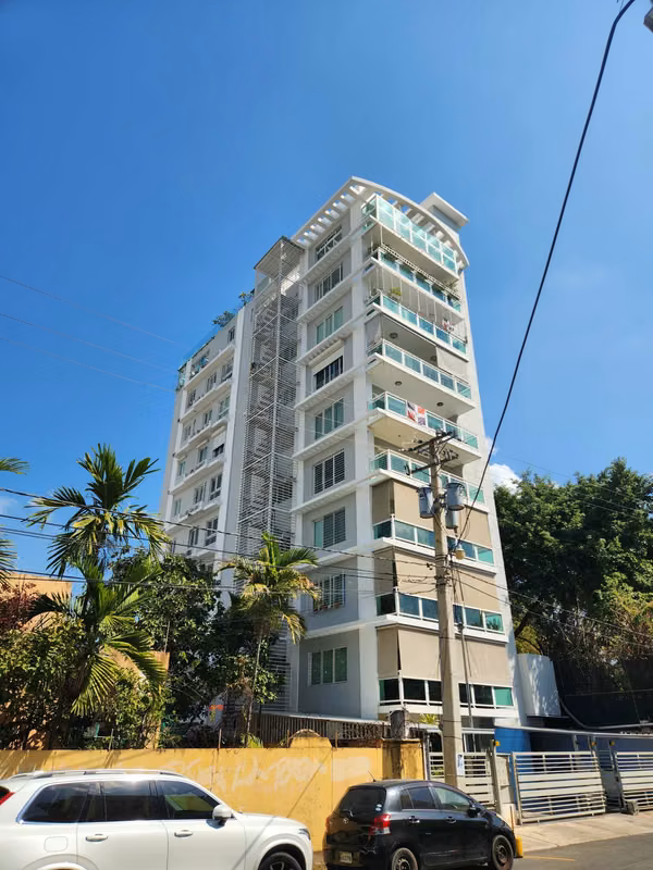 Penthouse de 3 niveles en venta en exclusiva Torre de 1 apartamento por nivel