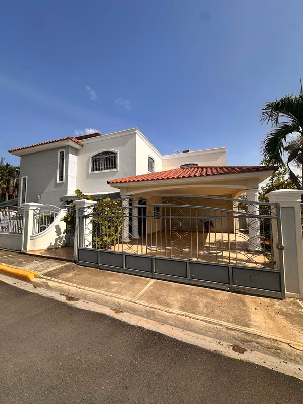 Se vende casa en jardines del este Santiago