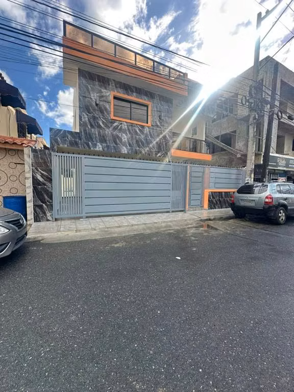 CASA MODERNA EN PRADO ORIENTAL – LISTA PARA ENTREGA