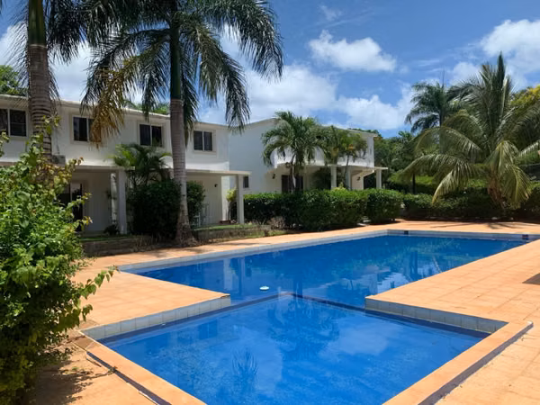 Casa Amueblada en venta de 2 Hab. Con Piscina en Río San Juan, María Trinidad Sanchez.