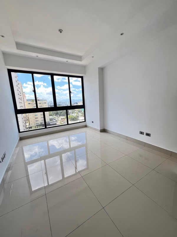 New and new 1 bedroom apartment in Renaissance
