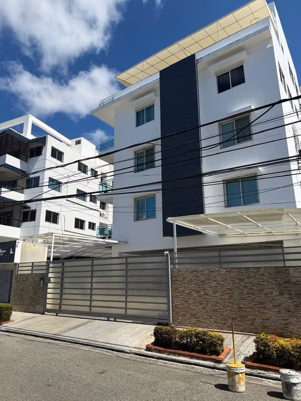 First Level Apartment in Los Restauradores de dos rooms
