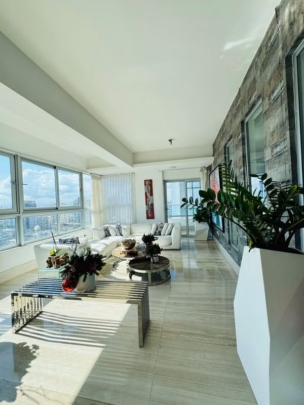 339 PENTHOUSE IN CACICAZGOS, HOLY SUNDAY