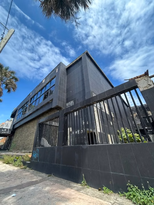 Commercial Building for Sale – Santo Domingo Malecón