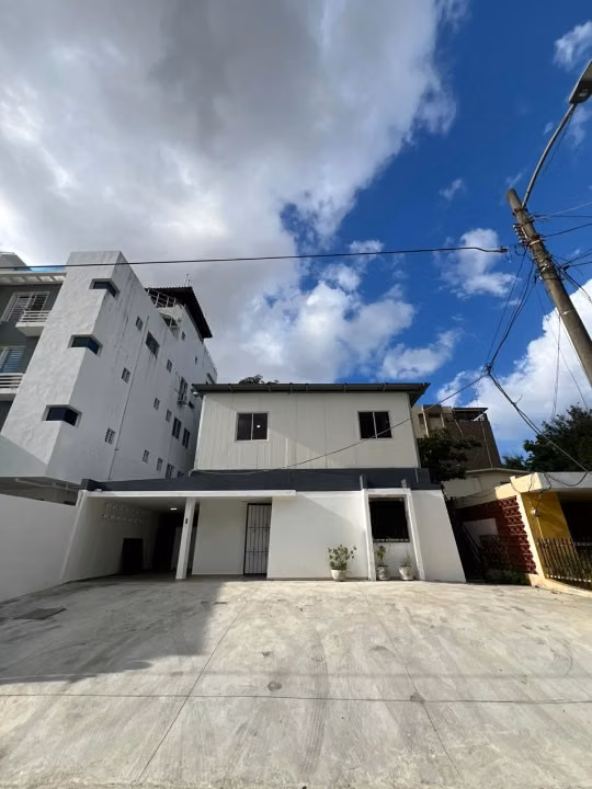 Local Comercial Versátil en Alquiler Mirador Sur