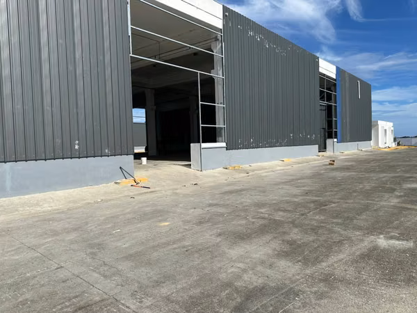 Nave en Alquiler Autopista las Américas